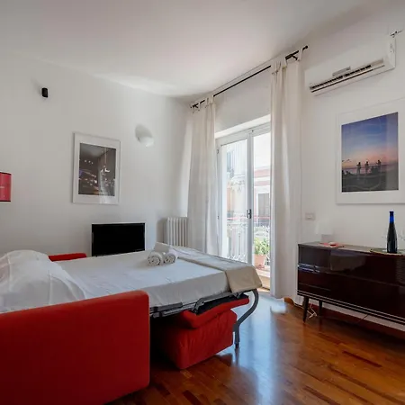 דירה Guesthost - Bright Balcony Flat In