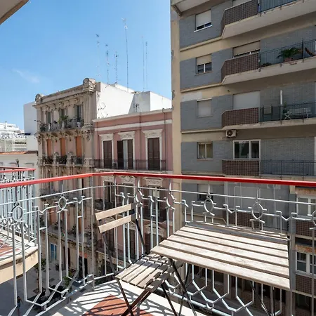 דירה Guesthost - Bright Balcony Flat In בארי